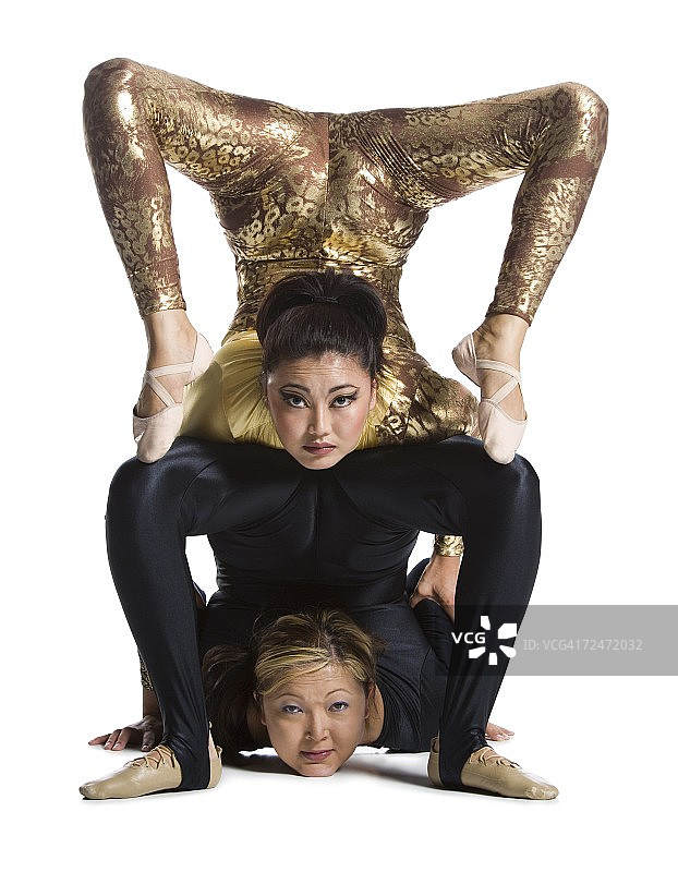 女性柔术表演二人组图片素材