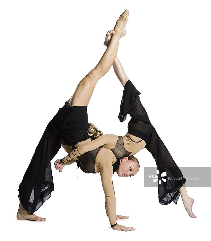 女性柔术表演二人组图片素材