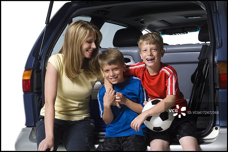 和儿子在一起的妈妈图片素材