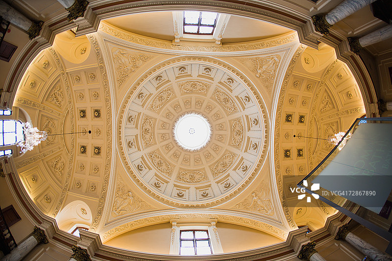 罗马浴场主入口处的天花板和阳台（鱼眼低角度）图片素材