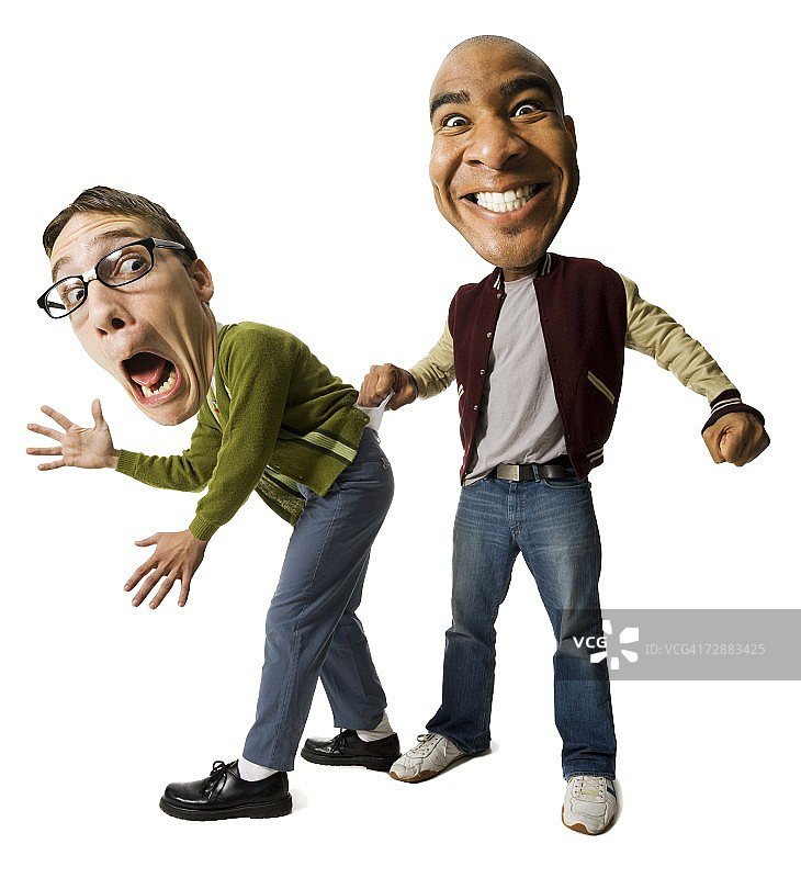 男人欺负书呆子图片素材