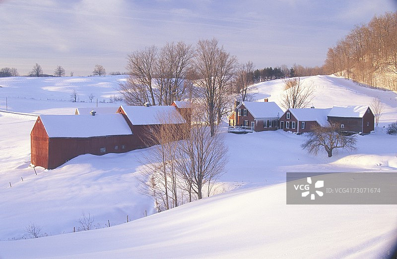 冬季雪景中的詹尼农场图片素材