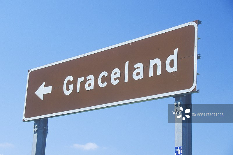 通往埃尔维斯·普雷斯利故居“优雅园”的路标，田纳西州孟菲斯图片素材