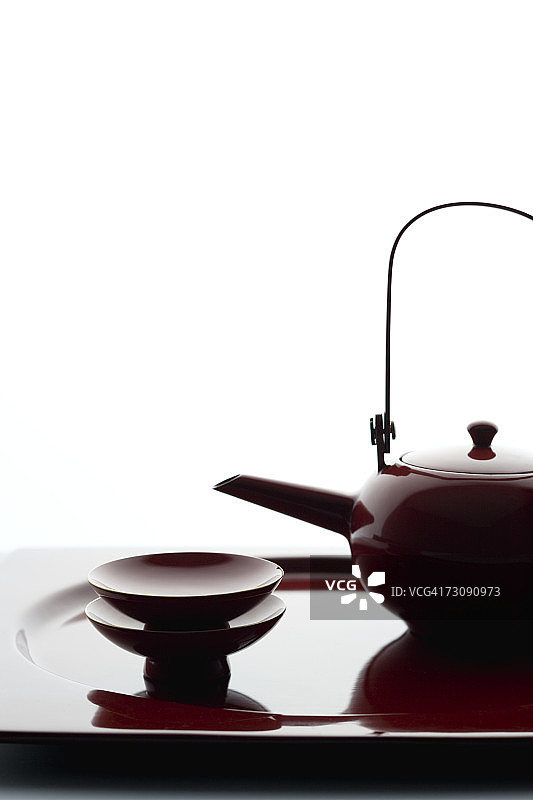 清酒壶和杯子特写图片素材