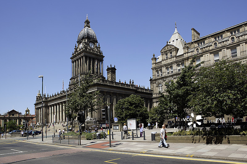 英国西约克郡利兹市政厅和城市美术馆图片素材