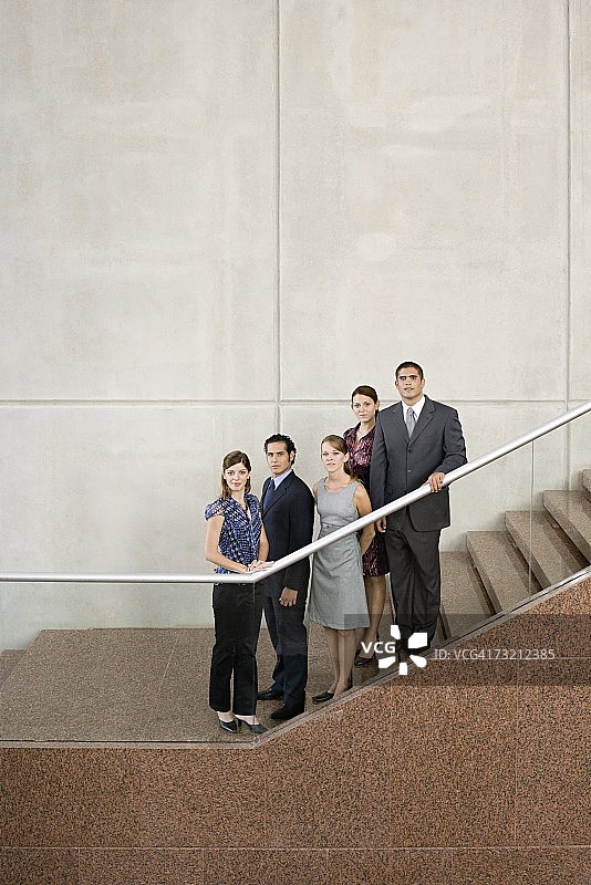 阶梯上的商务人士图片素材