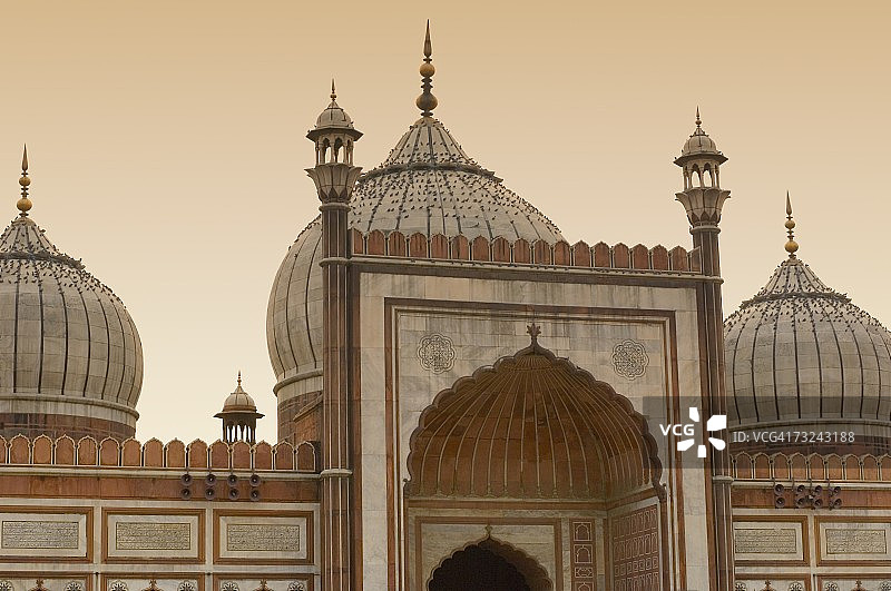 印度新德里贾玛清真寺入口处的穹顶图片素材
