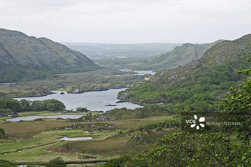 爱尔兰凯里郡基拉尼湖和马克吉利卡迪山脉图片素材