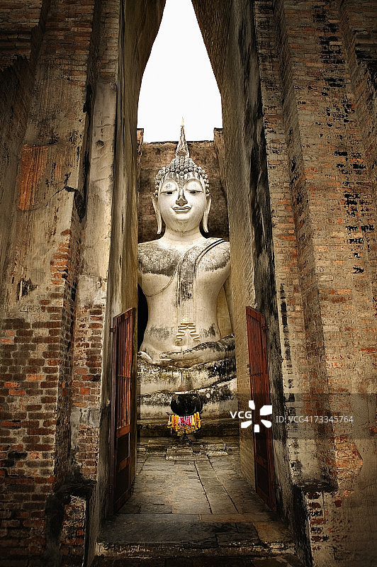 泰国素可泰历史公园日出佛像图片素材