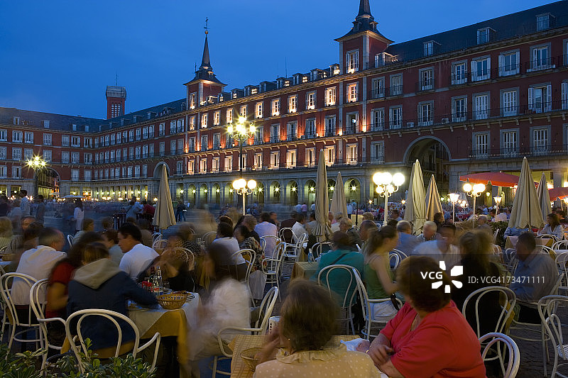 西班牙马德里马约尔广场，黄昏图片素材