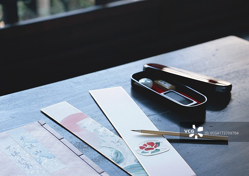 纸条和毛笔图片素材