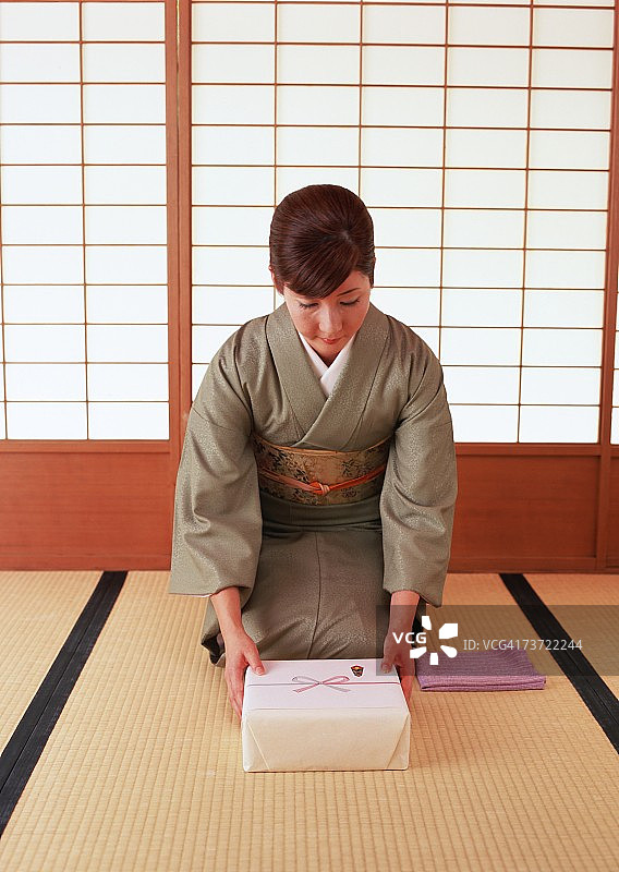 日式礼品赠送图片素材