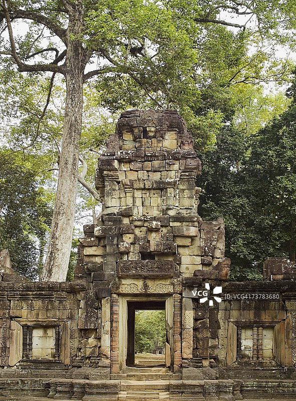 柬埔寨吴哥窟巴普昂寺古庙图片素材