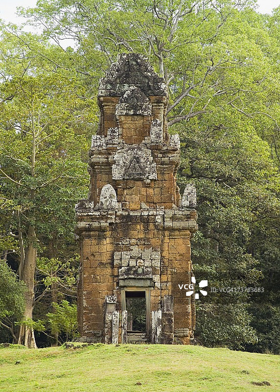 柬埔寨吴哥窟巴普昂寺古庙图片素材