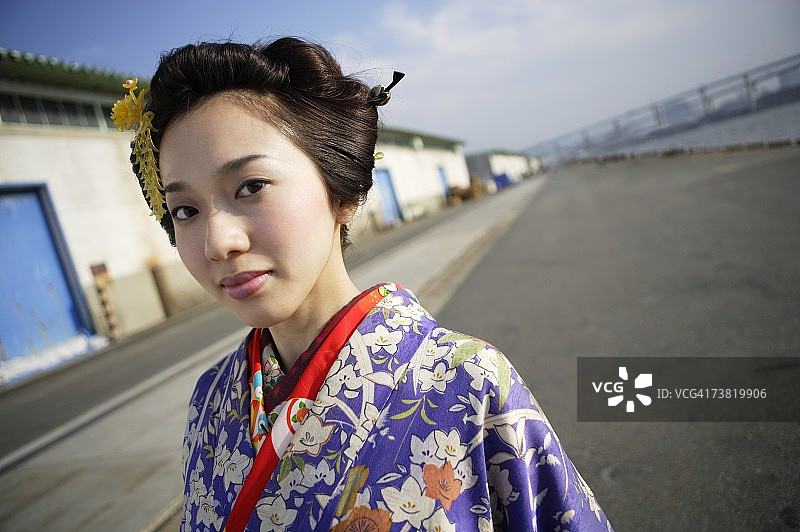 穿着和服的女人图片素材