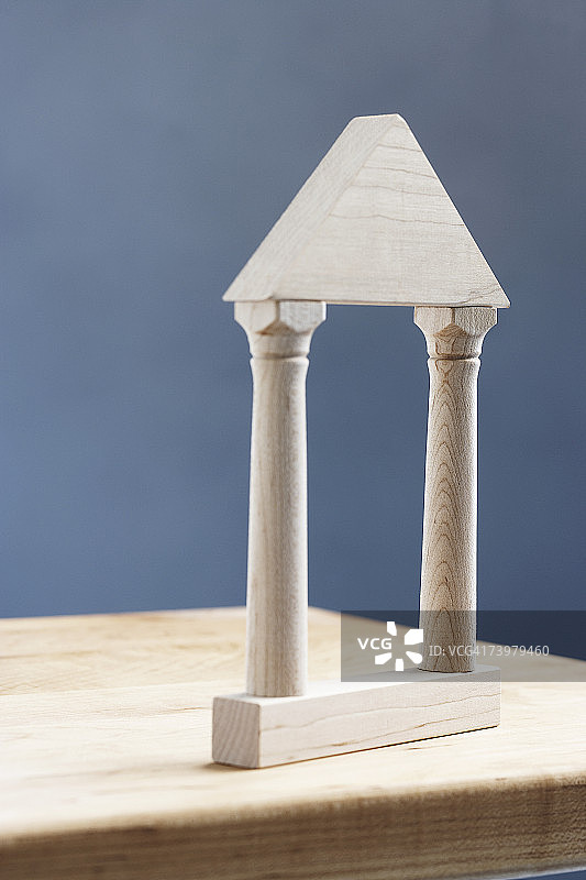 模型屋的木柱特写图片素材