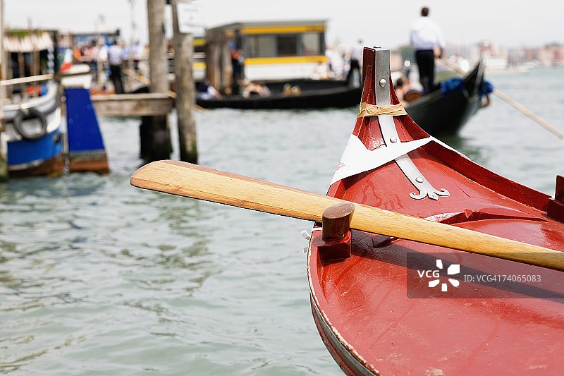 威尼斯贡多拉船桨特写图片素材