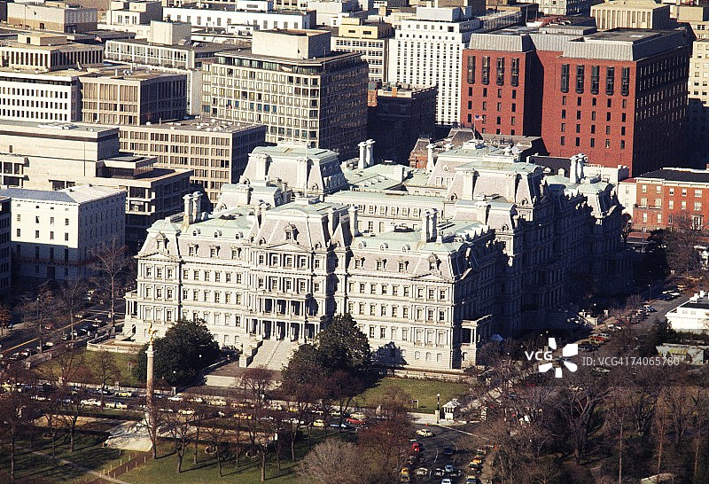 华盛顿特区老行政办公楼的城市建筑航拍图片素材