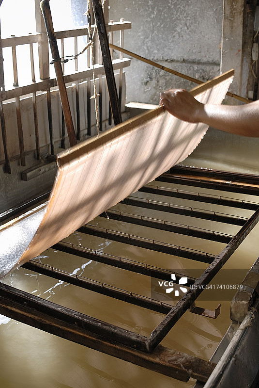 手持蜡片特写图片素材