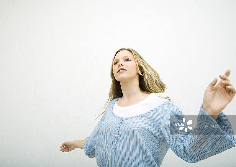 跳舞的少女肖像图片素材