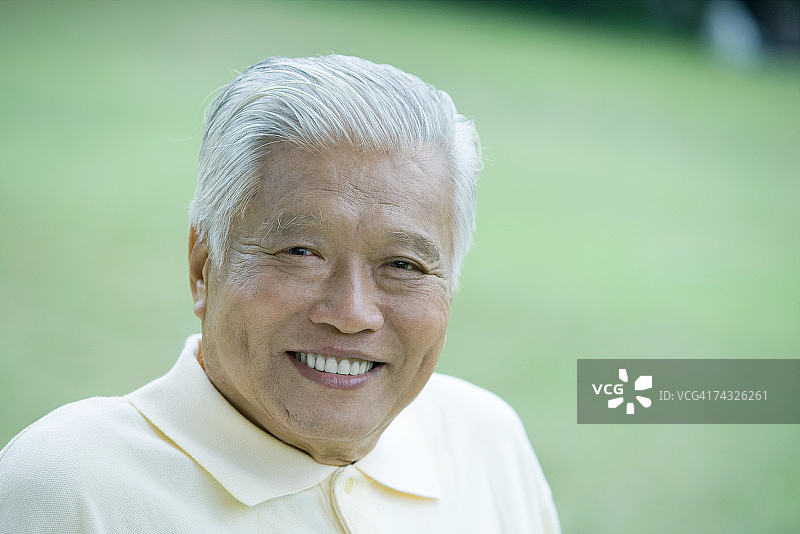 年长的男人肖像图片素材