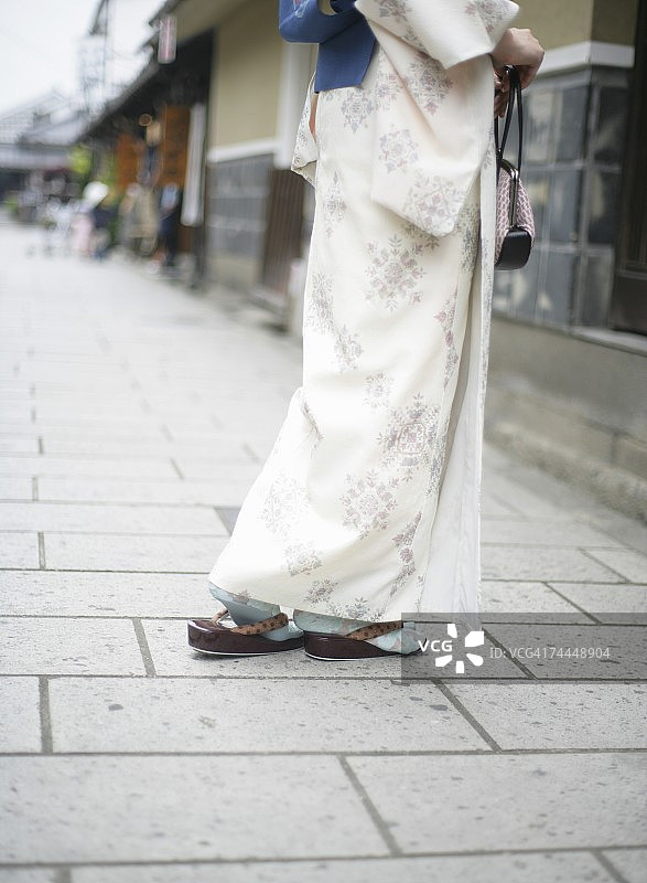 身穿和服的日本女人图片素材