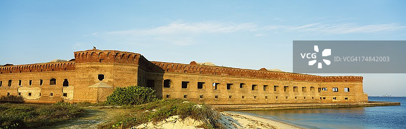 美国佛罗里达州，干龟国家公园，杰斐逊堡，海岸边的建筑物图片素材