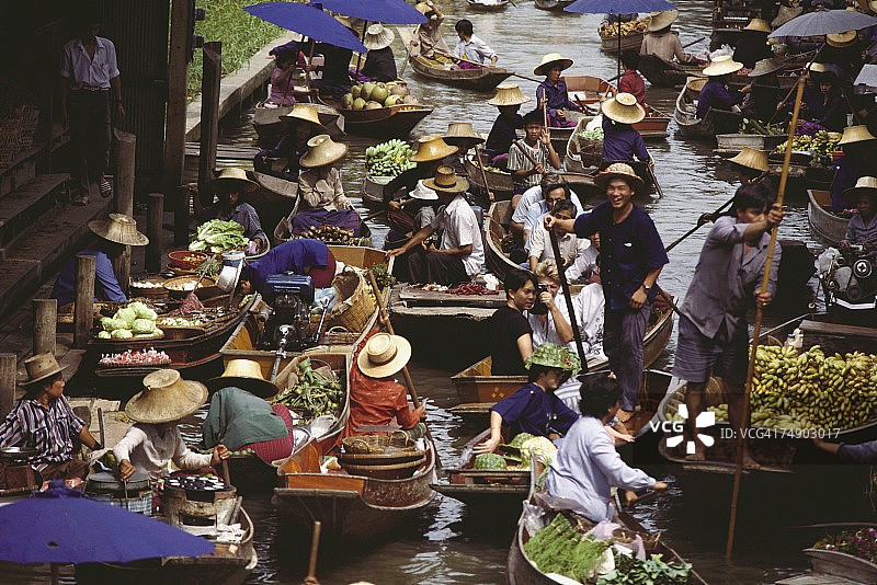 泰国曼谷水上市场高角度俯视图图片素材