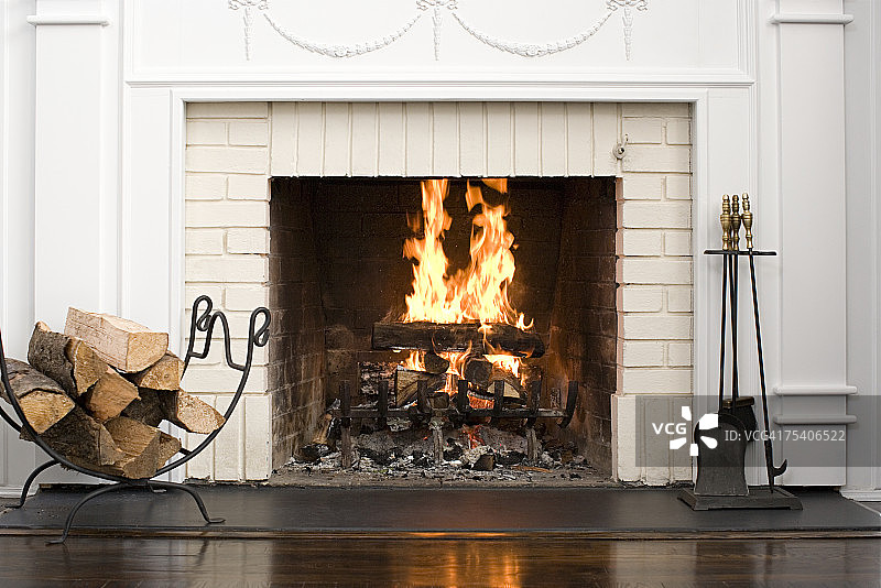 燃烧着火焰的壁炉图片素材