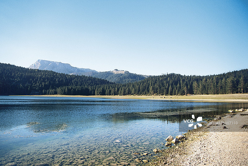 黑湖，黑山图片素材