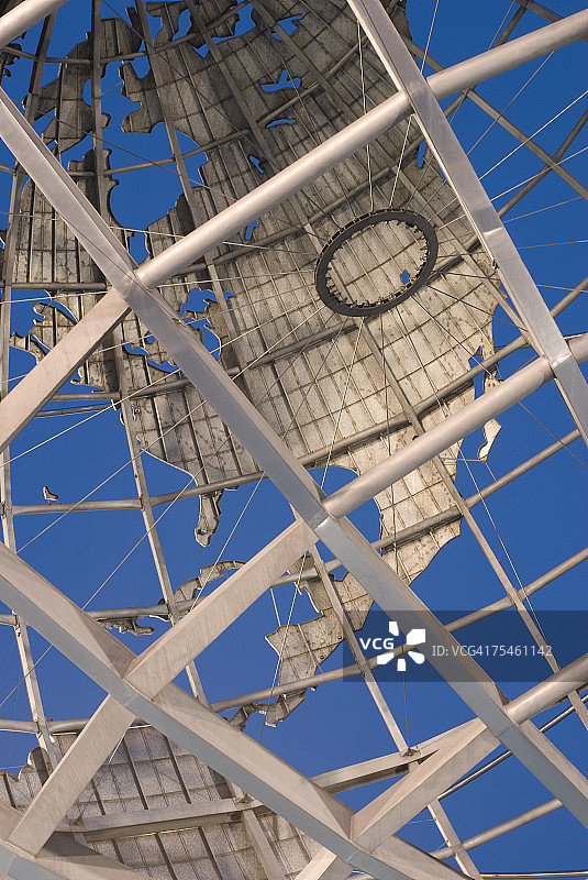 美国纽约皇后区：法拉盛草原可乐娜公园，黄昏时的环球体图片素材