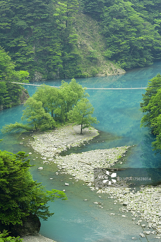 日本静冈县寸又峡梦之吊桥高角度景观图片素材