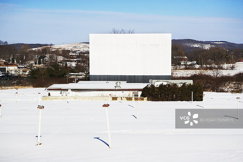 雪地乡村地区的空白广告牌图片素材