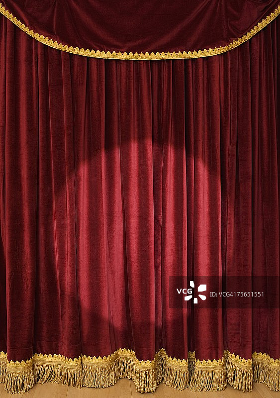 舞台幕布上的聚光灯图片素材