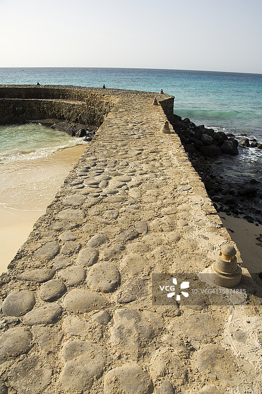 圣玛丽亚蓬勃发展的房地产市场新发展，萨尔岛，佛得角，非洲图片素材