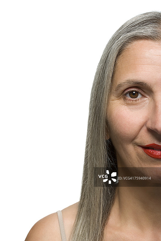 涂红色口红的中年妇女图片素材