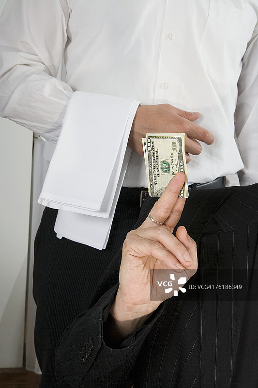 给服务员小费图片素材