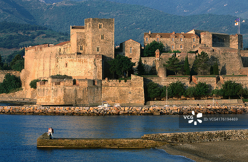 法国朗格多克-鲁西永科利尤尔的皇家城堡，13世纪图片素材