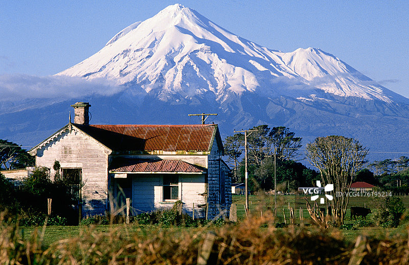 新西兰塔拉纳基山图片素材