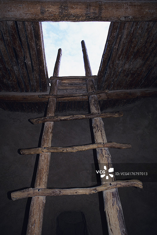 新墨西哥州班德利尔国家纪念地的古遗址木梯图片素材