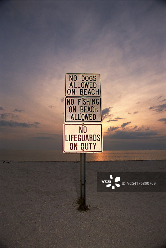 海滩限制标志图片素材