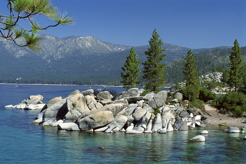 湖中小半岛图片素材