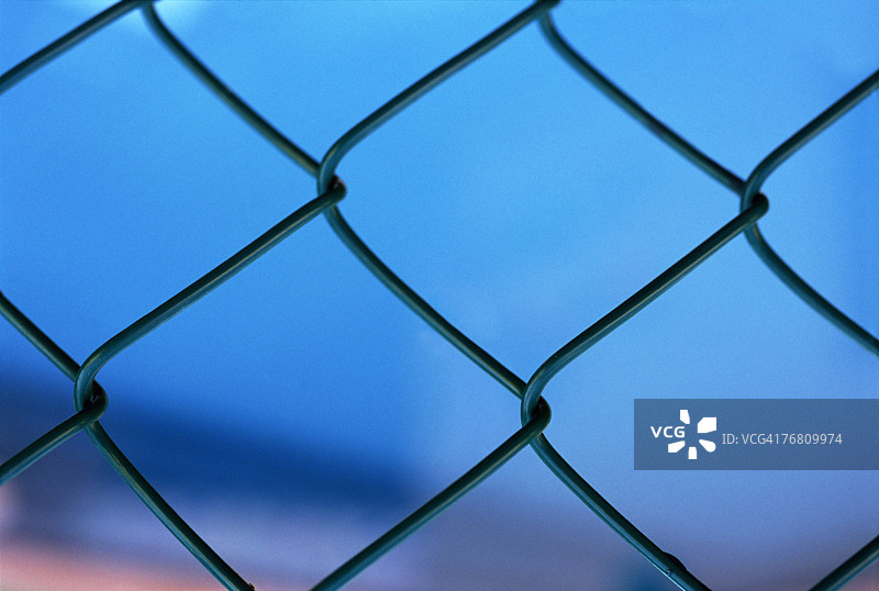 铁丝网围栏特写图片素材