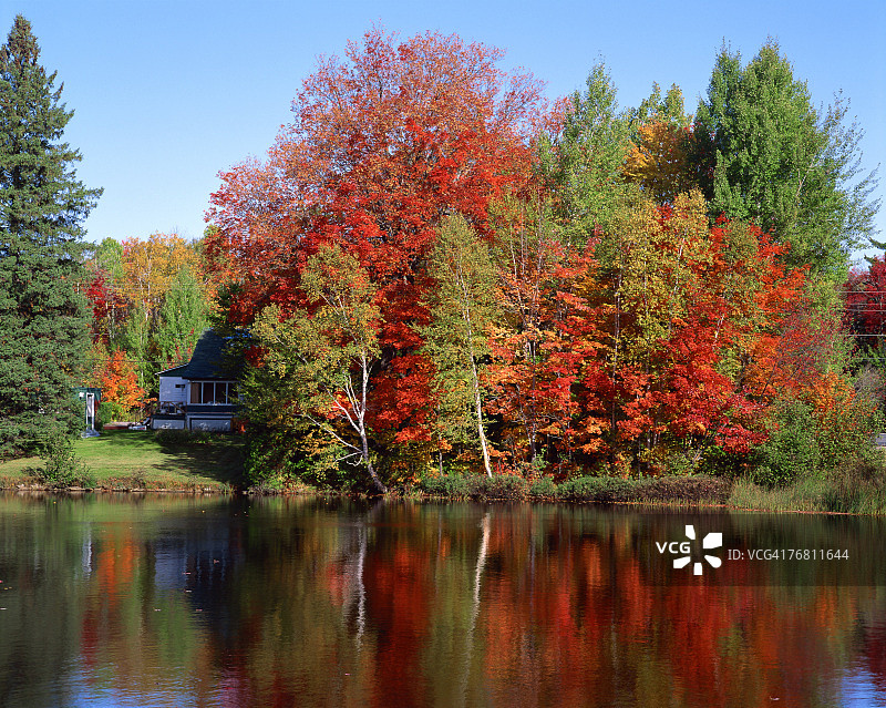 秋天的红河图片素材