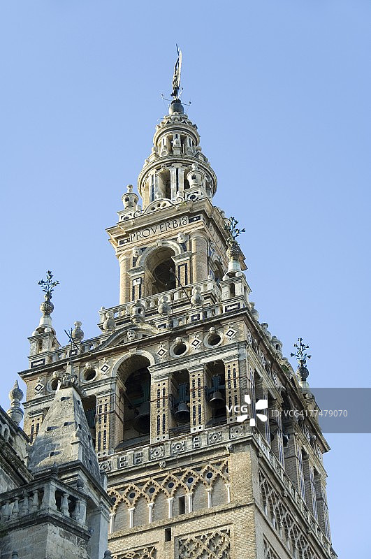 西班牙塞维利亚圣克鲁斯区的希拉尔达塔图片素材