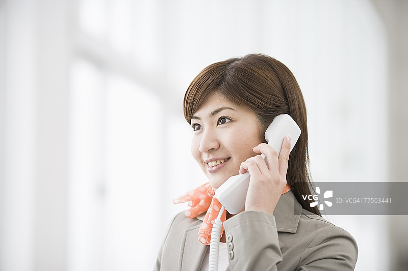 打电话的女人图片素材