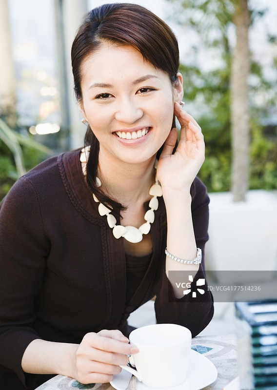年轻的女人图片素材