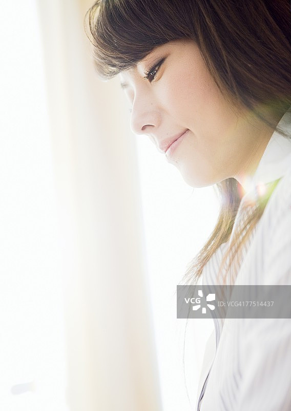年轻的女人图片素材