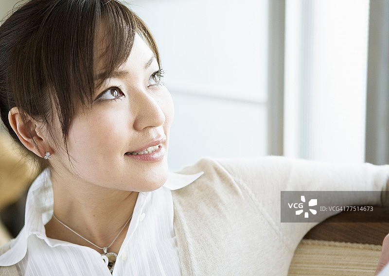 年轻的女人图片素材