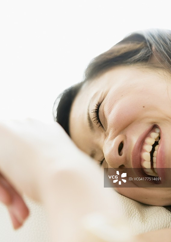 女人微笑图片素材